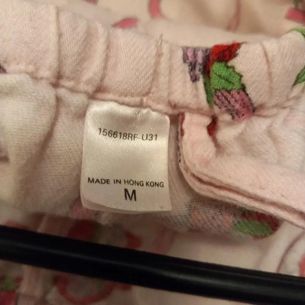 Victoria Secret Lounge/Pajama Set - Picture 13 of 13